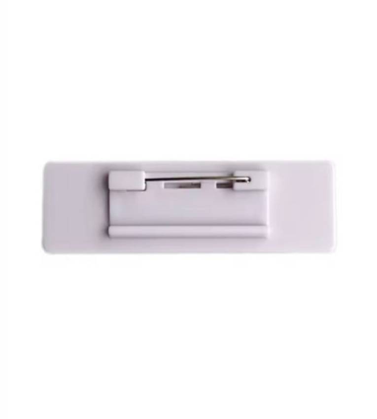Badge en métal 7x2,5 cm, durable et personnalisable, idéal pour entreprises et événements